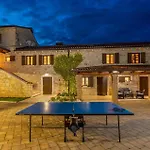 Gorgeous In Tatil Evi Tinjan