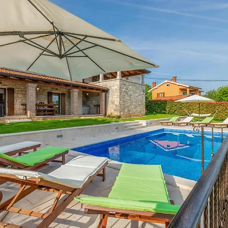 Tatil Evi Stunning In Tinjan